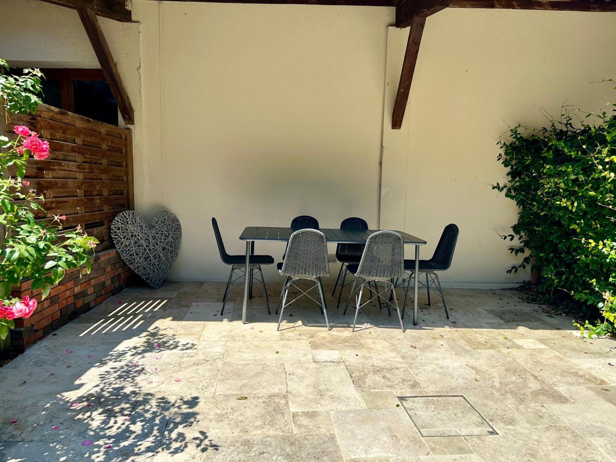 Le Clos Fleuri Chatillon-sur-Chalaronne Exterior photo